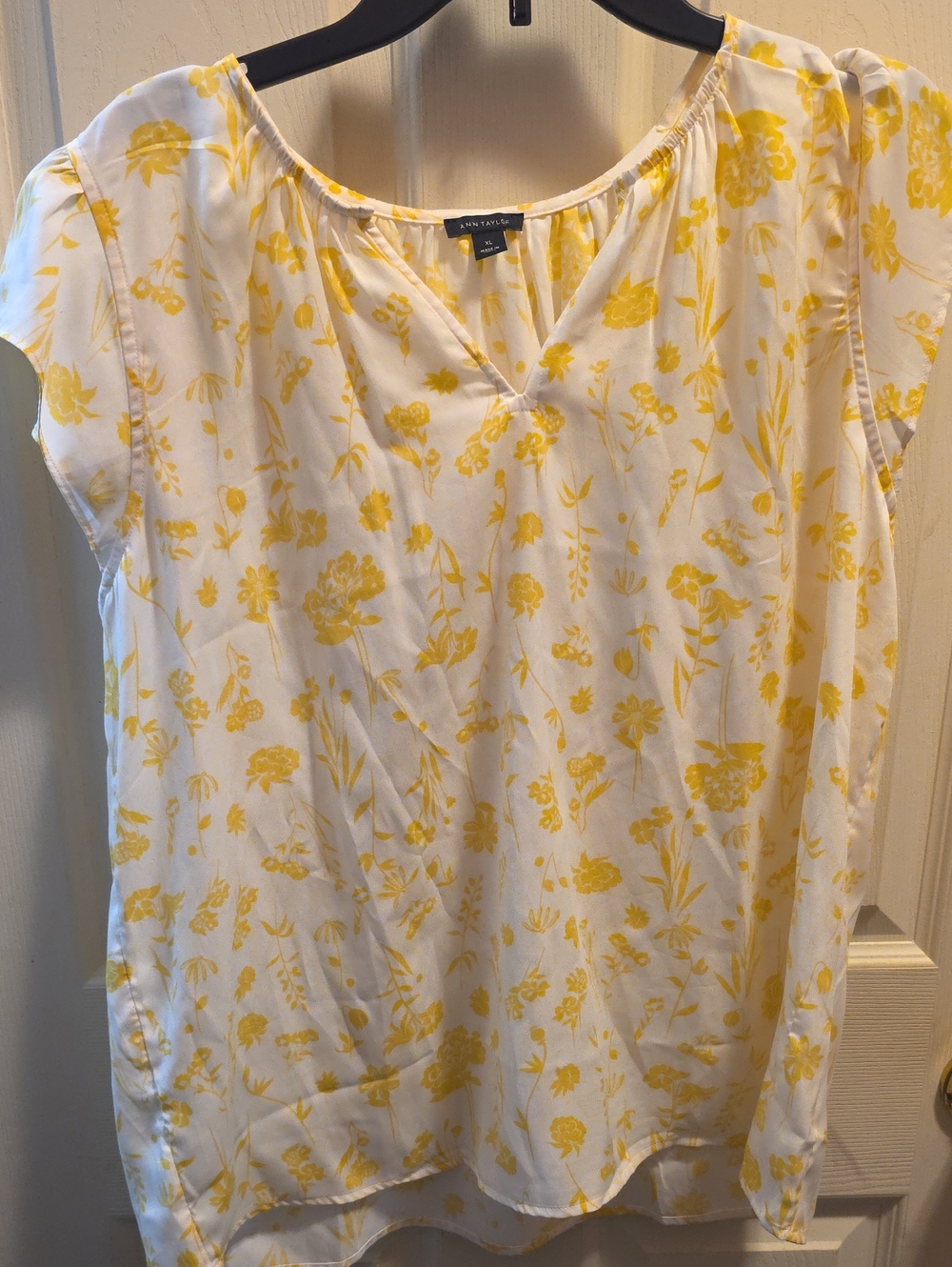 Ann Taylor White and Yellow Floral V-Neck Cap-Sleeve Blouse